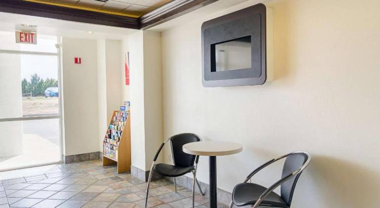 Motel 6 Wheatland, WY — photo 3