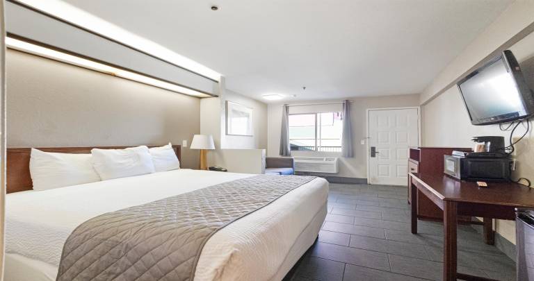 Budget Inn & Suites in Stockton, CA