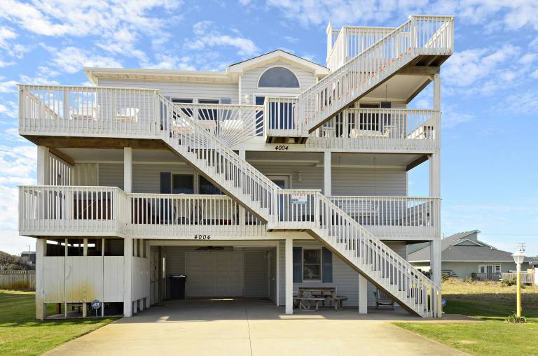 KH4004- Oceanside-5 BRs, Elevator, Pool Table, Private Pool and Hot Tub! — photo 3