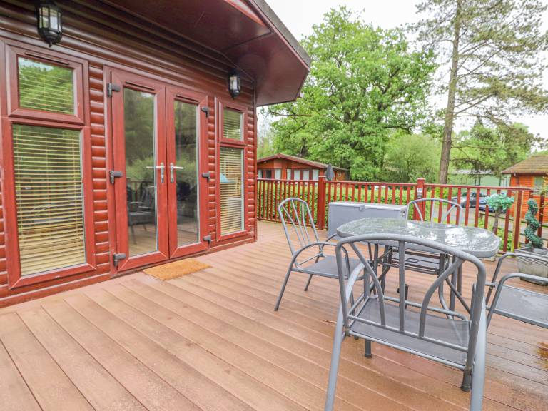 Child-friendly wonderful cottage with yard | Beach view | Pet-friendly in Windermere