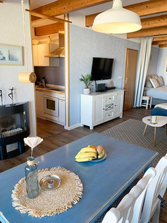 Helle, moderne und gepflegte Ferienwohnung mit Blick zur Ostsee in Heiligenhafen