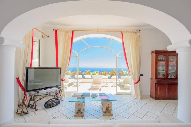 Children-friendly villa with yard, barbeque & pool | Suitable for remote work | Pet-friendly — photo 2