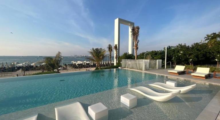 La Vie, JBR private beach, private parking and pool in Abu Dhabi