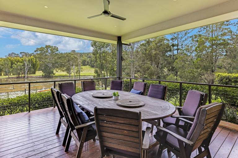 Farmhouse Mothar Mountain