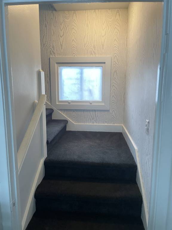 Ample house with yard | Pets are welcome — photo 2