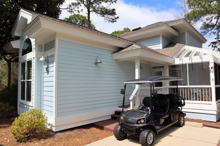 Family-friendly house with heated pool & yard | Water view | Pets allowed — photo 4