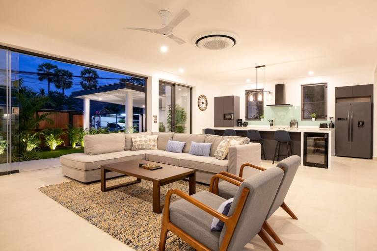 Luxury pool villa 4 bedrooms at Rawai beach, Rawai — photo 4