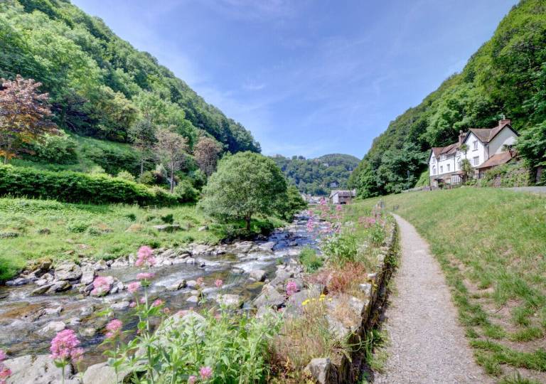 House Lynmouth