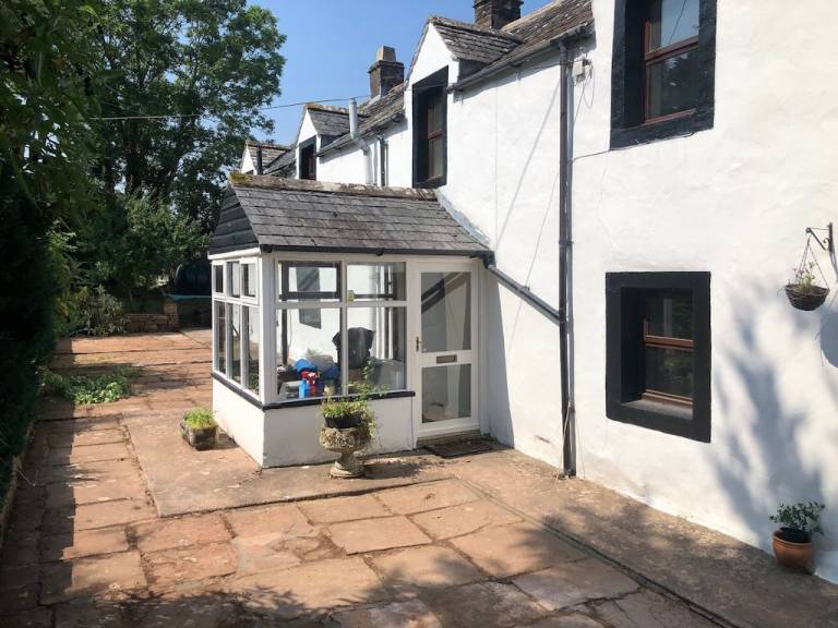 Farmhouse  Newton Reigny