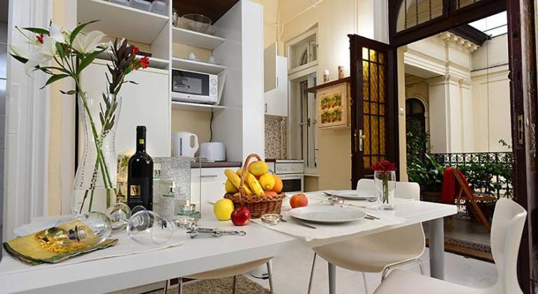Apartment | Next to Hungarian Parliament Building — photo 2