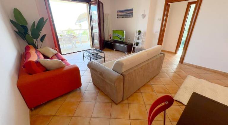 Apartment with 2 rooms for 6 persons in Grottammare