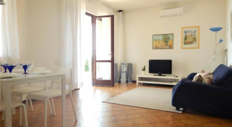 Holiday apartment with 4 rooms for 8 persons — photo 2