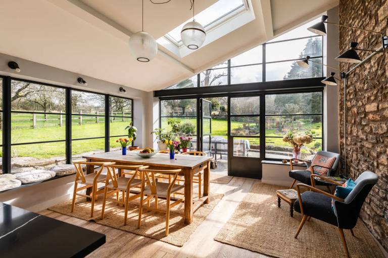 Lavish Farmhouse with Lake Gardens Pool Table
