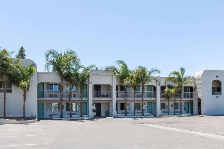 Travelodge by Wyndham Los Banos CA — photo 4