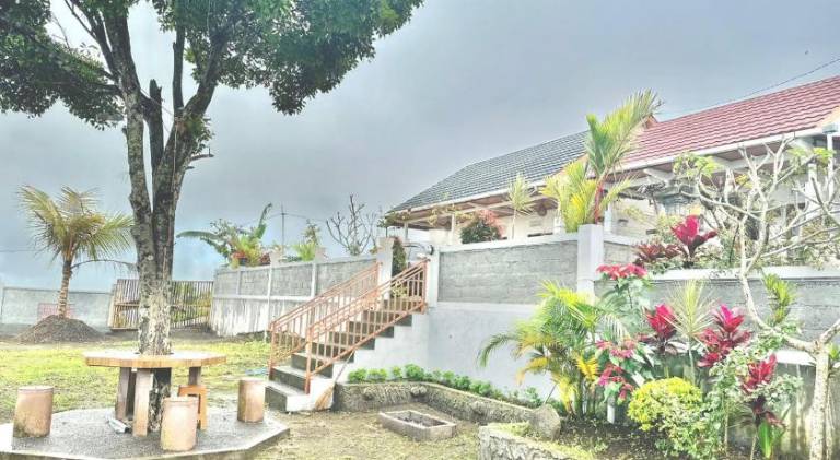 Nice lodge with garden & patio | Pets allowed in Karangasem
