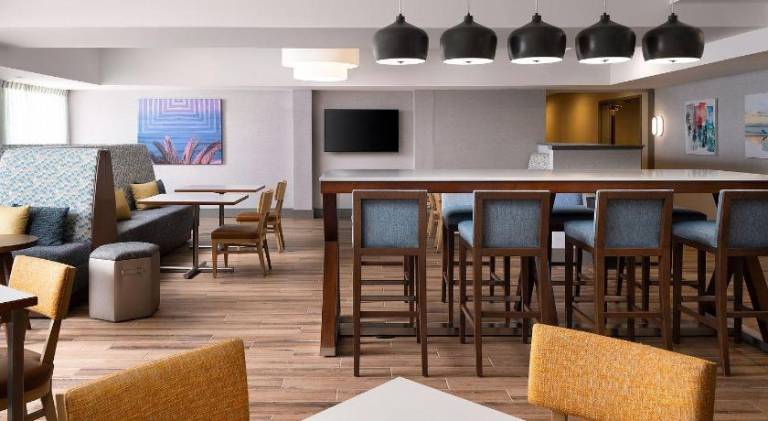 Hampton Inn San Diego/Del Mar — photo 2