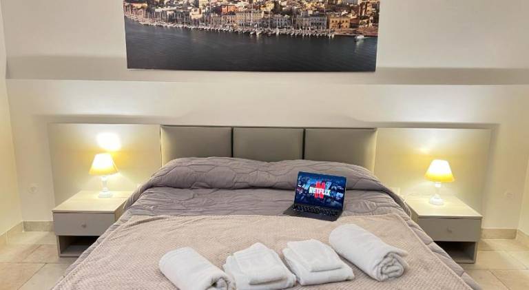 Serviced apartment with terrace | Pet-friendly in Brindisi