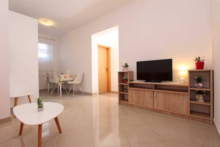 ENI Comfort One-Bedroom Apartment 3 (nona) — photo 2
