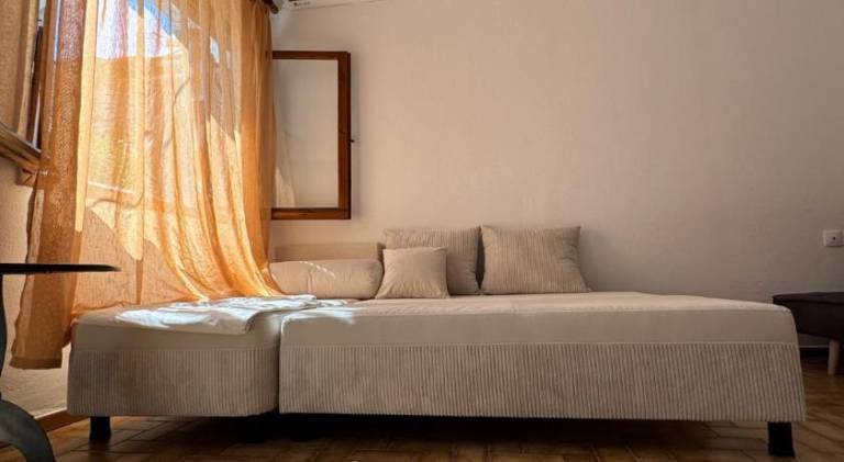 Holiday apartment with patio — photo 2