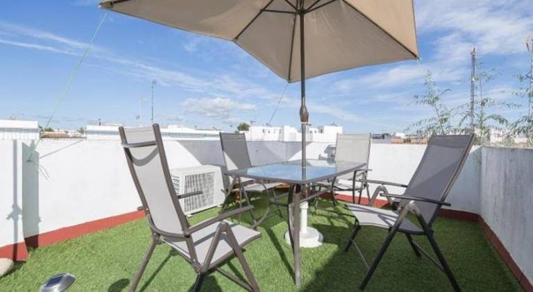 Fully equipped apartment with yard & terrace | Pets are welcome — photo 2