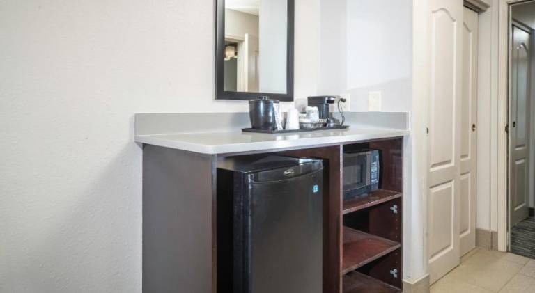 Country Inn & Suites by Radisson, Rocky Mount, NC — photo 5