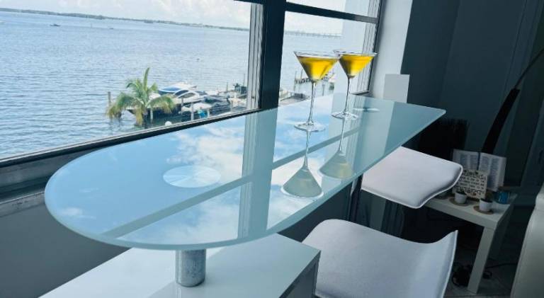 Apartment with jacuzzi & pool — photo 4