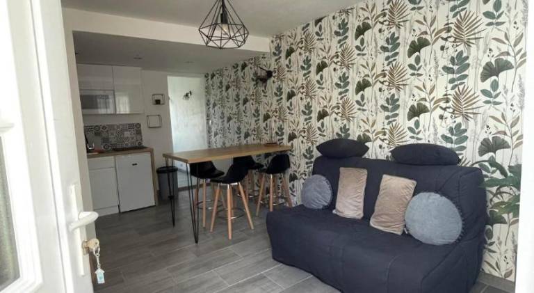 Apartment with 1 room for 4 persons in Montreuil