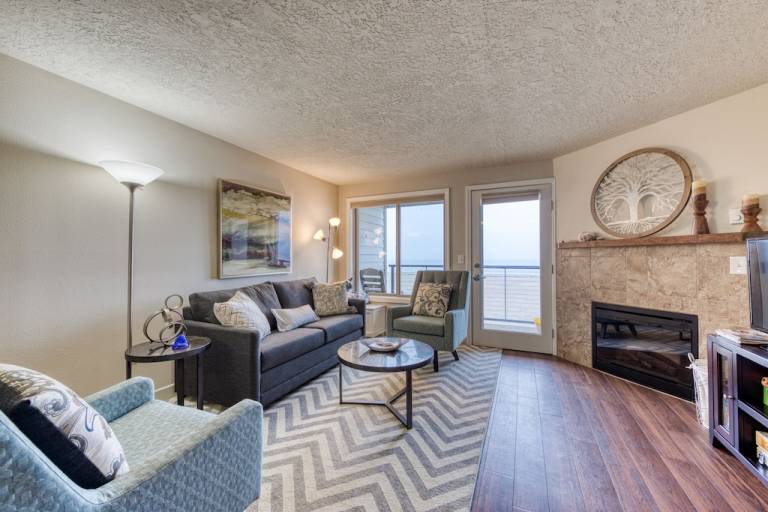 Condo  Rockaway Beach
