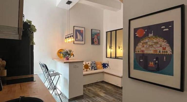 Holiday apartment | Near Marseille Cathedral | Pet-friendly in Marseille