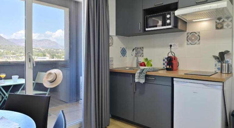 Serviced apartment for 10 persons — photo 2