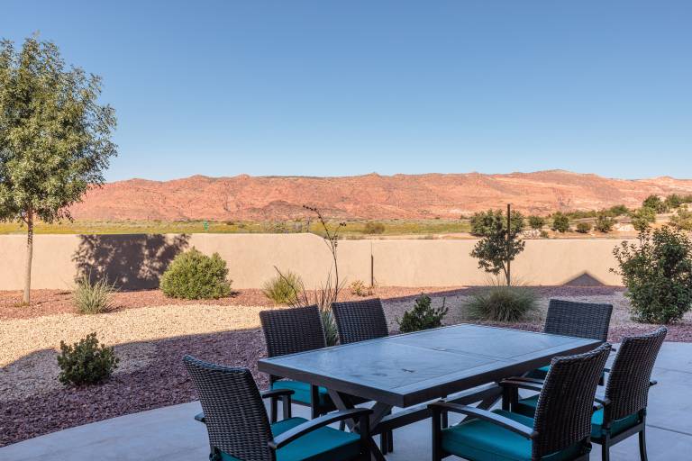 Vacation home with barbecue, heated pool & hot tub | Golf view — photo 2