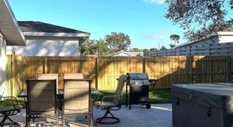 House with hot tub | Pets allowed — photo 4