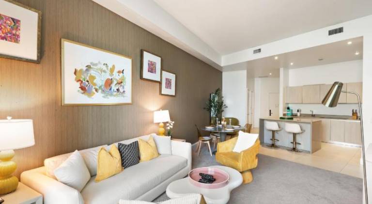Sunset Bliss Resort - Oceanfront apartment with great resort amenities, rooftop pool and hot tub in Aventura, FL