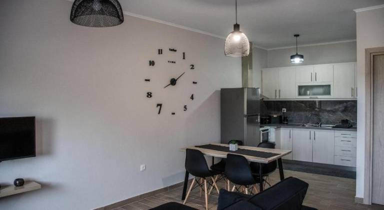 Holiday apartment with yard, patio & barbeque — photo 2