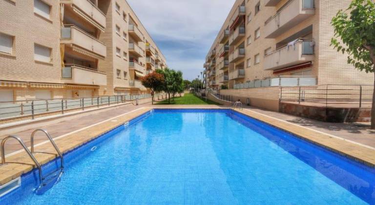 Apartment with pool | Beach nearby | Pets allowed in Lloret de Mar