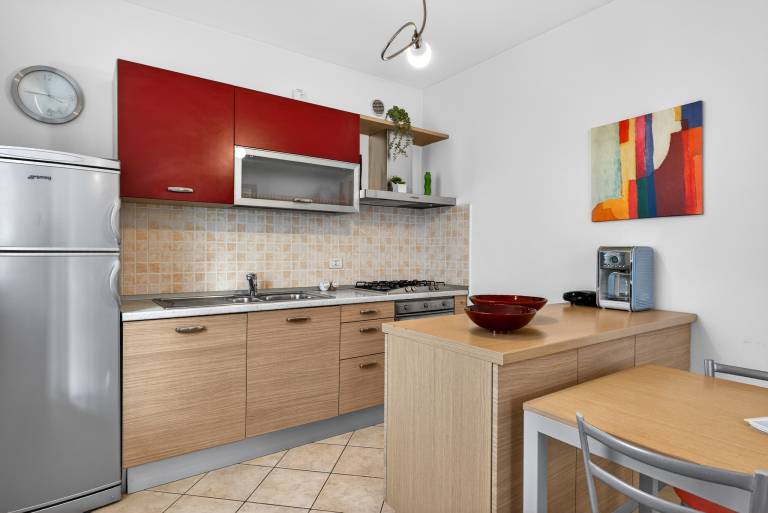 Rental apartment with pool, yard & terrace — photo 4