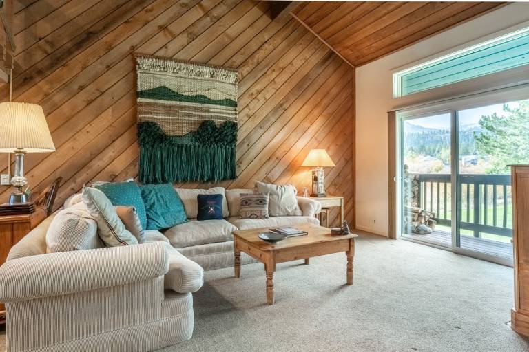 3 Bedrooms Loft townhome in Snowcreek Phase 3, Private Pool Table Sleeps 6 Guests, Dog Friendly — photo 4