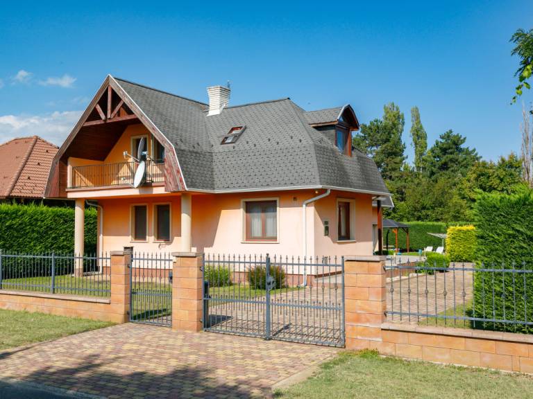 ház Balatonőszöd