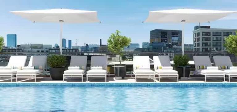 Holiday apartment with pool | Next to Freedom Trail