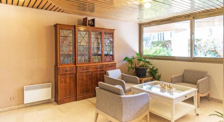 Appartement renove - Terrasse - Parking - BM — photo 4