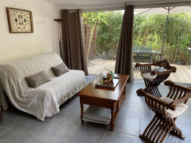 Beautiful vacation home with barbecue, terrace & yard | Pets allowed — photo 2