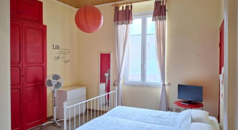 Holiday apartment with 3 rooms for 6 persons — photo 2