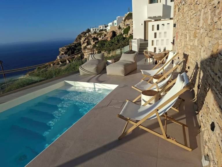 Aparthotel Folegandros