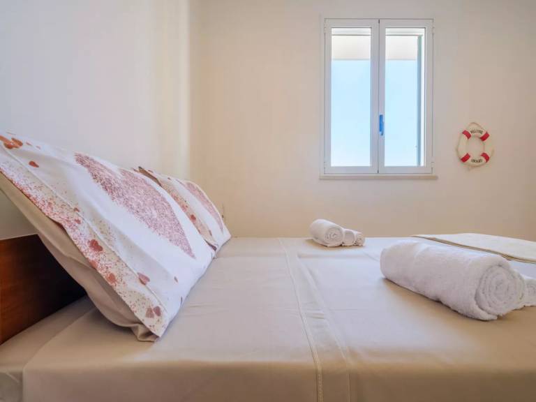Vacation home with patio & garden | Sea view — photo 3