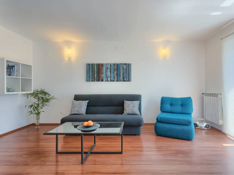 House with patio, yard & BBQ — photo 4