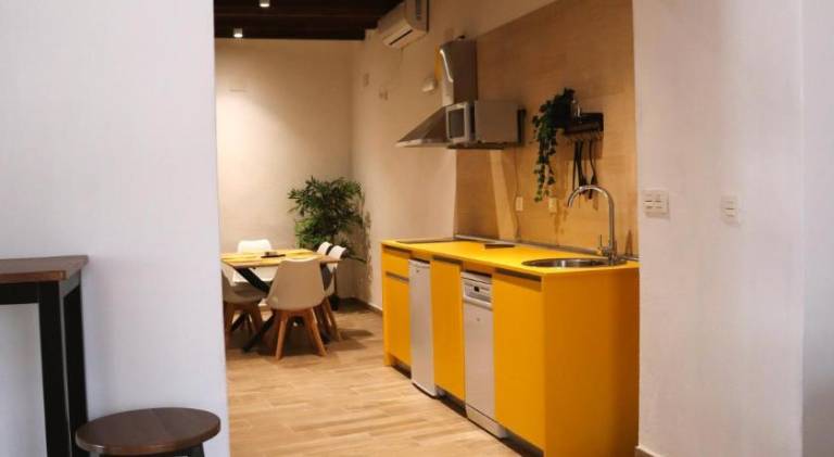 Rental apartment with patio, garden & barbeque — photo 5