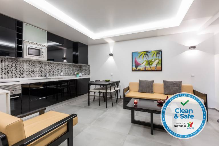 Family-oriented wonderful rental apartment with patio | City view | Pets are welcome in Albufeira