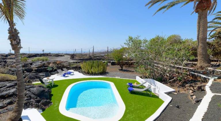 Holiday apartment with pool | Pets are welcome in Tías