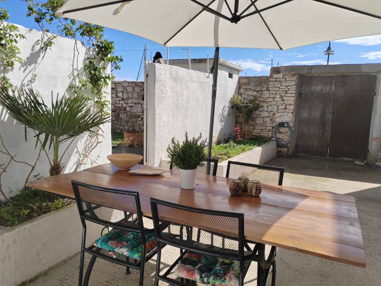 Stunning 2-Bed House in Jezera with Sea views — photo 5
