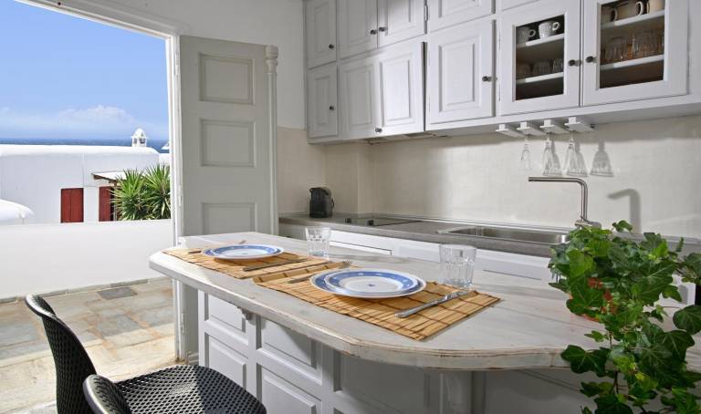 Apartment with patio | Sea view — photo 2